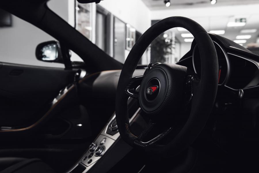 Интерьер McLaren MP4-12C Project Twelve SV by Mulgari 2017 года  (фото 2 из 9)